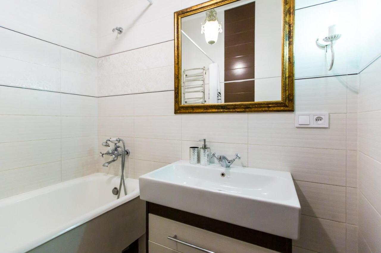 Miamo Apart Гнатюка 18 Lviv Exterior foto