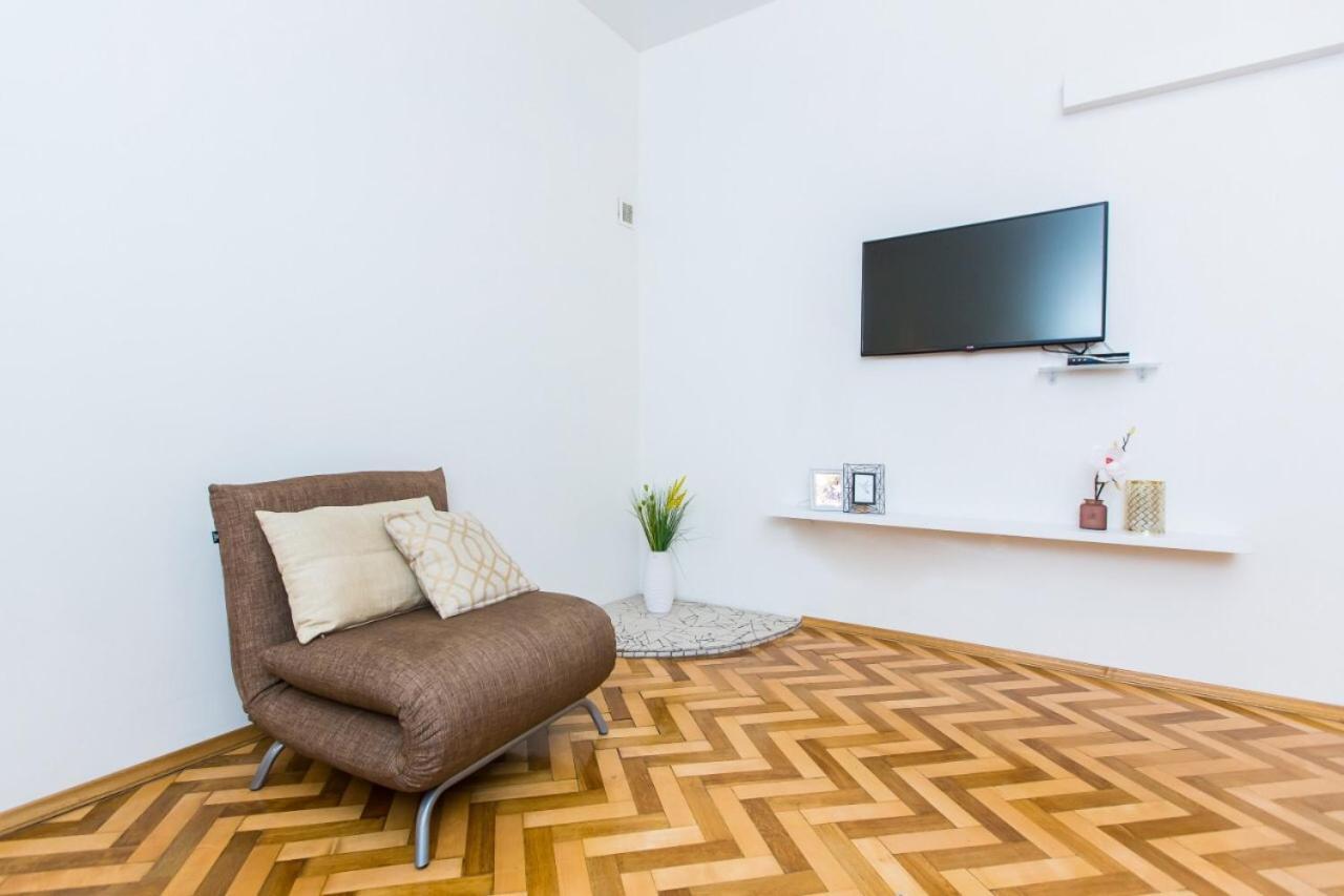 Miamo Apart Гнатюка 18 Lviv Exterior foto